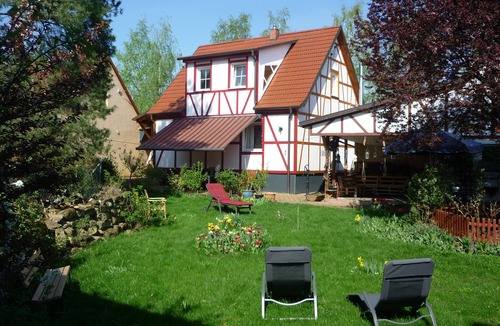 Utzberg Apartment | Rural idyll with proximity to the city of ERFURT/WEIMAR. Breakfast on request