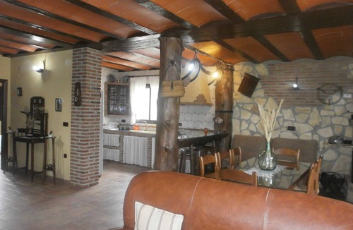 Carcabuey Villa | RUSTIC AND ORIGINAL BED & WIFI