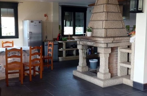 Coiron Villa | Rustic Stone House with views of the Rías and Mar de Galicia.