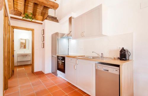 Alpuente Apartment | RUSTIKALPUENTE Escuelas de NIÑAS