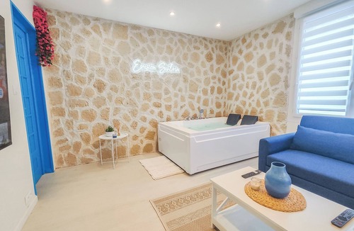 Sainte Marie - Saint Leon Apartment | Santorini Escape ~ Jacuzzi & Relax