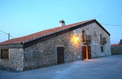 El Gejo de los Reyes Cottage | Self catering cottage La Abadía de Galicán for 10 people