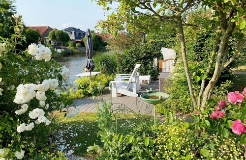 Greetsiel Apartment | SIELBLICK: Chic apartment in super location in Greetsiel, quiet & central