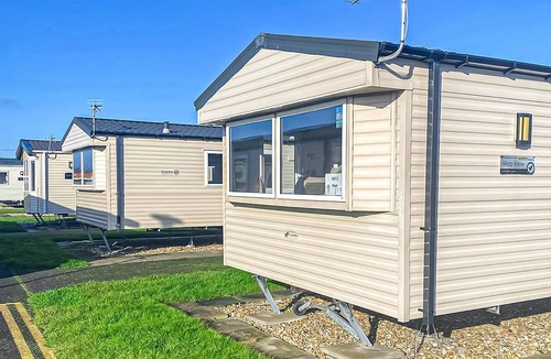 Chapel Saint Leonards House | Silver 6 Caravan (Pet)