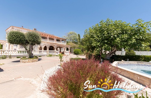 Sant Salvador Villa | Singular Paradis villa with private pool 400m from the beach