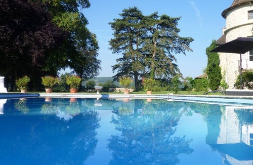 Montbellet Cottage | Small cottage for 2 persons with swimming pool in the old stable of our Castle