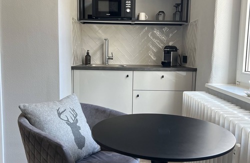 Altstadt Apartment | Small studio apartment by the park with parking space