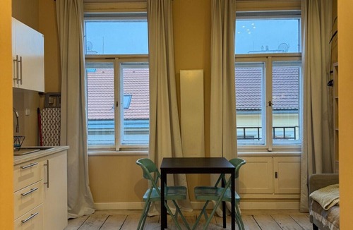 Vrsovice Apartment | Small studio in hipster neighborhood