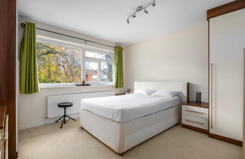 Edgbaston Apartment | Spacious 2 BDR Home with Parking Near City Centre