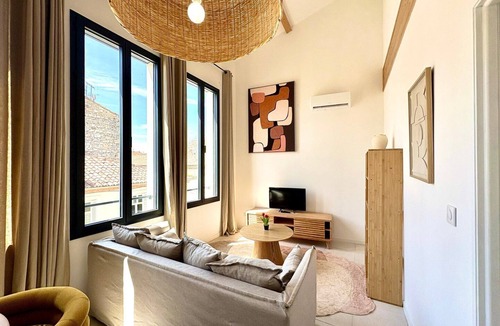 Cadereau Apartment | Spacious 2 bedrooms - fully equiped, A/C
