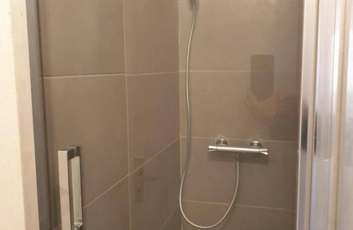 Chantier du Coq Apartment | Spacious 4BR in central Évry, 2 min to train, 35 min to Paris