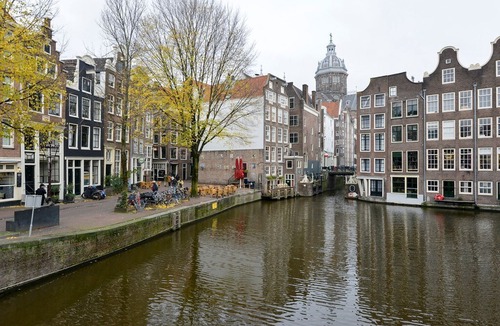 Red Light District Apartment | Spacious apartment near canal and central station