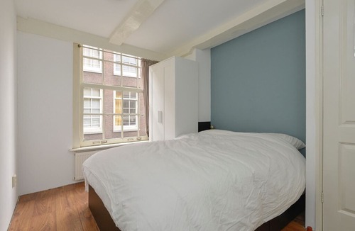 Red Light District Apartment | Spacious apartment near canal and central station