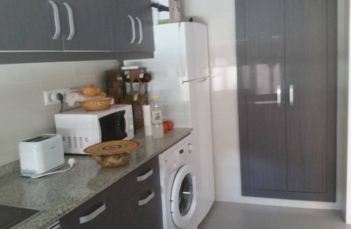 Daimuz Apartment | Spacious apartment facing the sea and a few meters from the beach