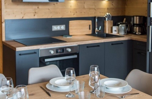 La Toussuire Apartment | Spacious apartment with south-facing terrace at the foot of the slopes - up to 8 guests