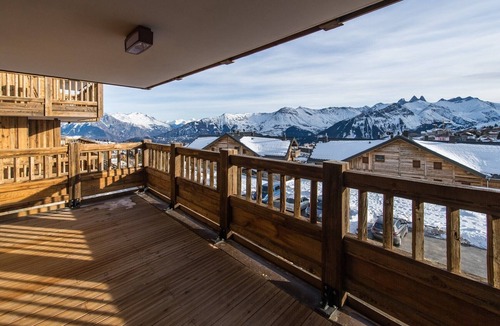 La Toussuire Apartment | Spacious apartment with south-facing terrace at the foot of the slopes - up to 8 guests