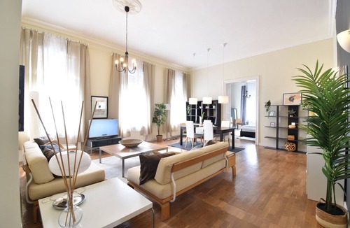 Erzsebetvaros Apartment | Spacious central 3 bedroom 3 bathroom