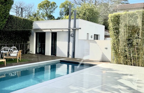 Mont Duplan House | Spacious contemporary villa in town center