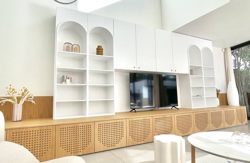Mont Duplan House | Spacious contemporary villa in town center