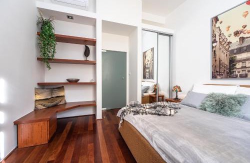 Stare Mesto Apartment | Spacious elegant apartment at the Old Town Square
