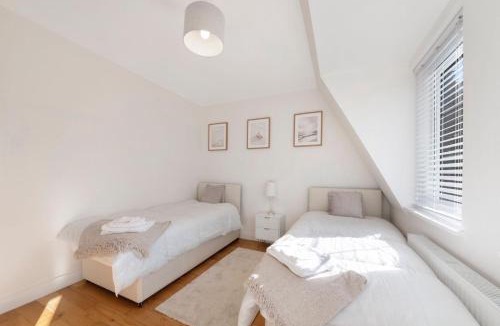 Bishop's Stortford Apartment | Spacious One Bed loft Apartment