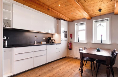 Schagen Apartment | Spacious studio in an authentic Stolp farmhouse