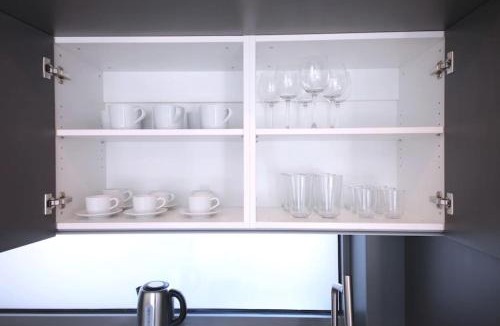 Kosire Apartment | Spacious Top Floor Flat, Air Conditioning, Free Parking, 200Mb WiFi