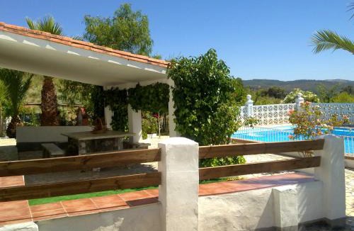 Aroche Villa | Spacious villa in Aroche, 160 m², private pool, 10 guests