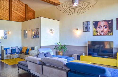 Aspiran House | Spacious villa with high ceiling and private pool in an area surrounded by nature.