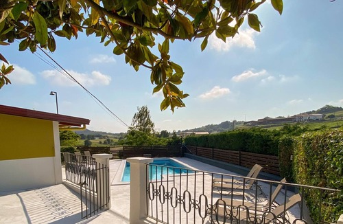 Pielagos Villa | Spectacular house with pool and garden