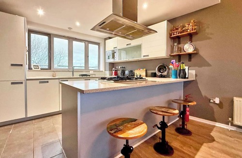 Chelmsford Apartment | Split level unique large 2BDR apartment