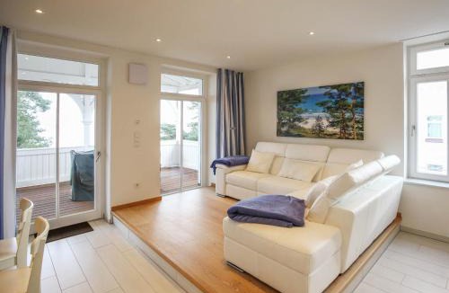 Binz Apartment | Strandvillen Binz - Ferienwohnung mit Meerblick, 2 Schlafzimmern und Balkon SV-008