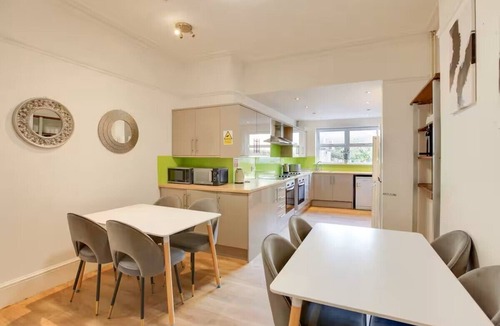 Cambridge Apartment | Studio Accommodation on Mill Road, Cambridge | Walk to City Centre & Station