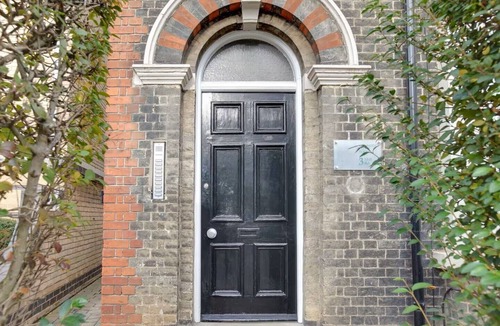 Cambridge Apartment | Studio Accommodation on Mill Road, Cambridge | Walk to City Centre & Station
