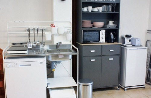 Iurreta Apartment | Studio apartment in a Basque country house with views of the garden.