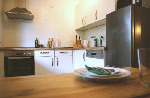Offenburg Apartment | Studio-Apartment mit Garten, Parkplatz & Küche