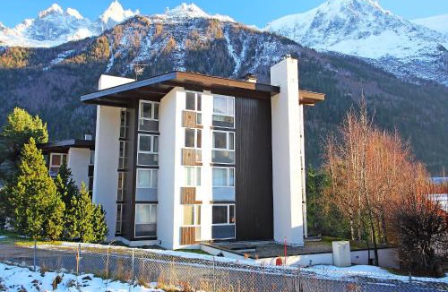 Chamonix City Centre Apartment | Studio Arve 1 et 2-3 by Interhome