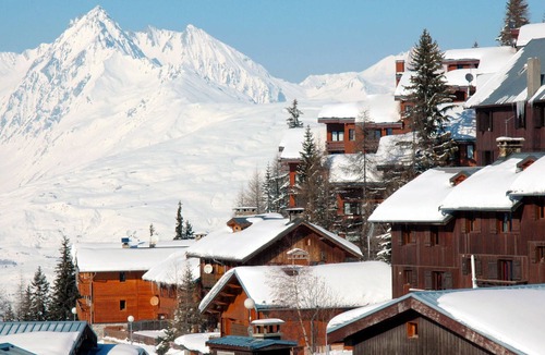 Plagne 1800 Apartment | Studio cabin for 4, near slopes and shops, balcony, pool, 3 Paradiski crystals