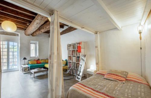 Villeneuve-les-Avignon Apartment | Studio charmant à Villeneuve-lès-Avignon, 45m², balcon