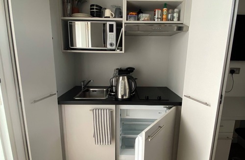 St. Margarets and North Twickenham Apartment | Studio flat with own entrance and off road parking!