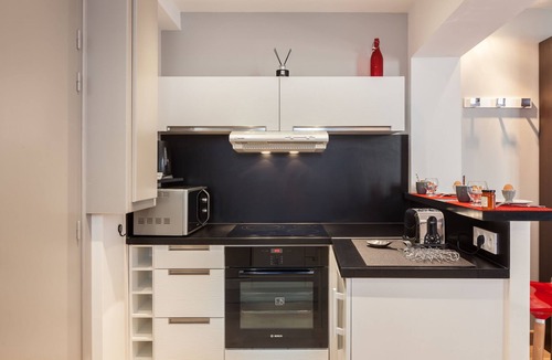 Honfleur Apartment | Studio of the WOOD MAN 1st floor. In the historic center of Honfleur