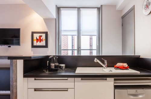 Honfleur Apartment | Studio of the WOOD MAN 1st floor. In the historic center of Honfleur