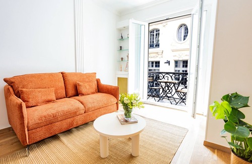 Chaussee-d'Antin Apartment | Studio-Private Bathroom-Modern
