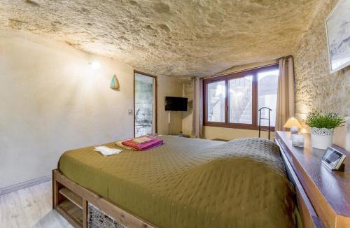 Cornillon-Confoux Apartment | Studio Troglodyte en Provence