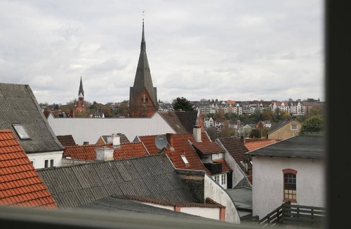 Flensburg Apartment | Studio with panoramic view, centrally located in d. Old town, quiet location with WLAN