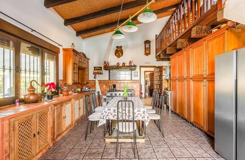 Valverde de Leganes House | Stunning home in Valverde de Leganés