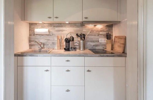 Wobbenbull Apartment | Stylish apartment in a charming village
