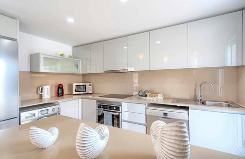 Altea Apartment | Stylish Duplex in old town, 6p, WiFi, A/A, Parking, bike station, pool, terrace