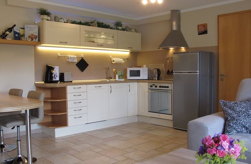 Delliehausen Apartment | Stylish oasis of well-being with a terrace and garden right next to the forest