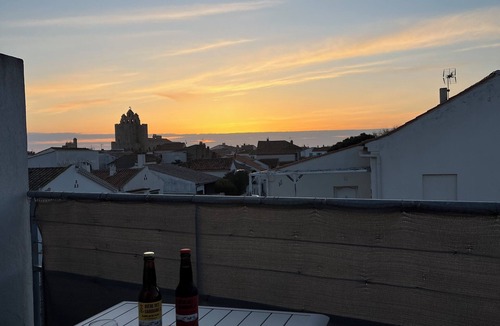 Saintes-Maries-de-la-Mer Apartment | Sunny apartment ☀️ with breathtaking views of Les Saintes, 3 minutes from the beach